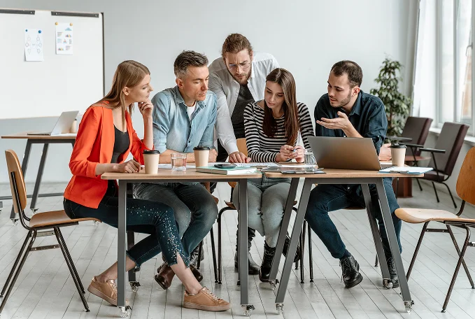 Stats that explain why organizations are turning to staff augmentation for IT hiring needs banner image